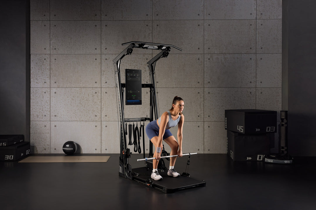 Soulevé de terre sur Gym Monster Ultra dans un studio en béton