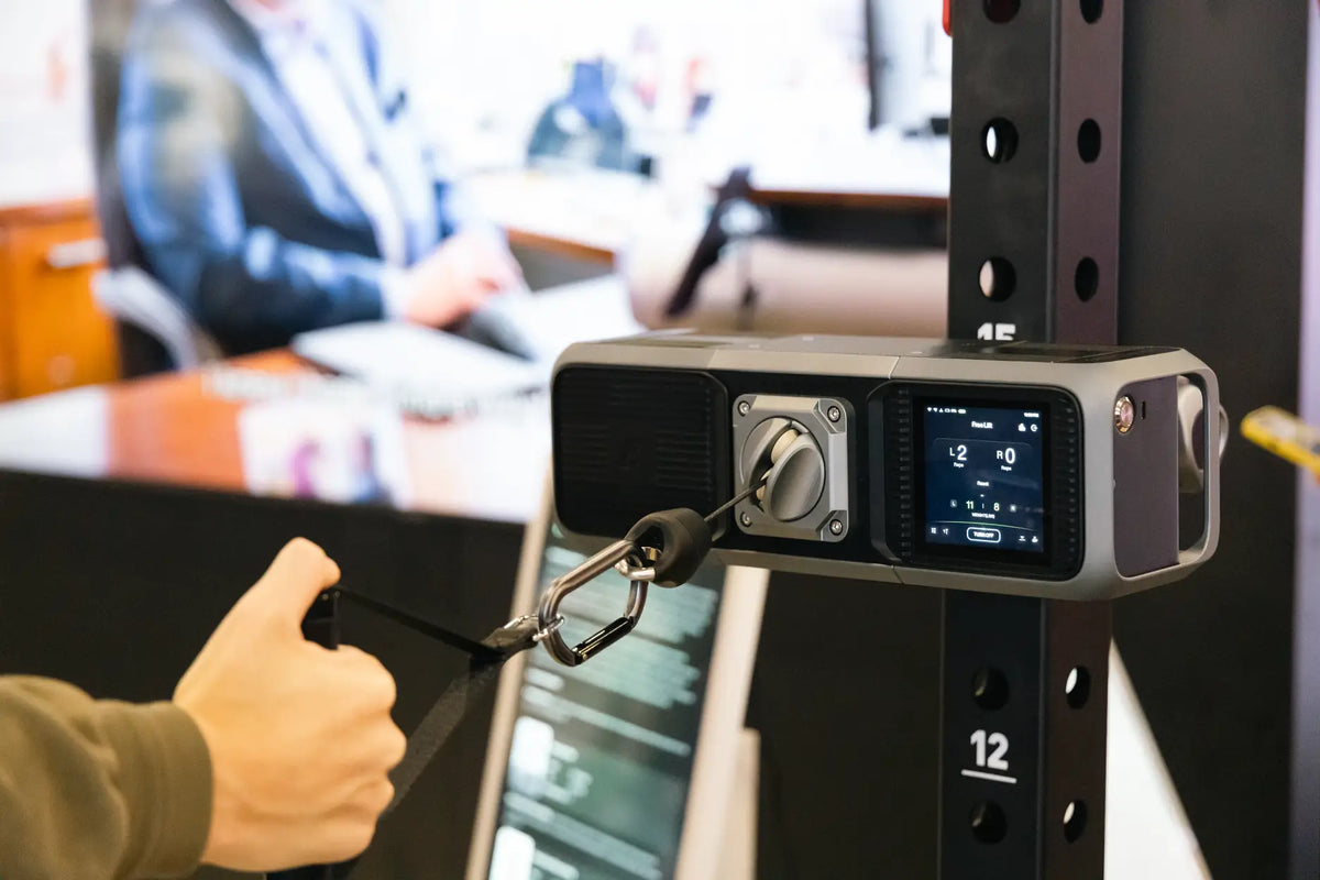 Un visiteur teste Gym Nano au CES 2026