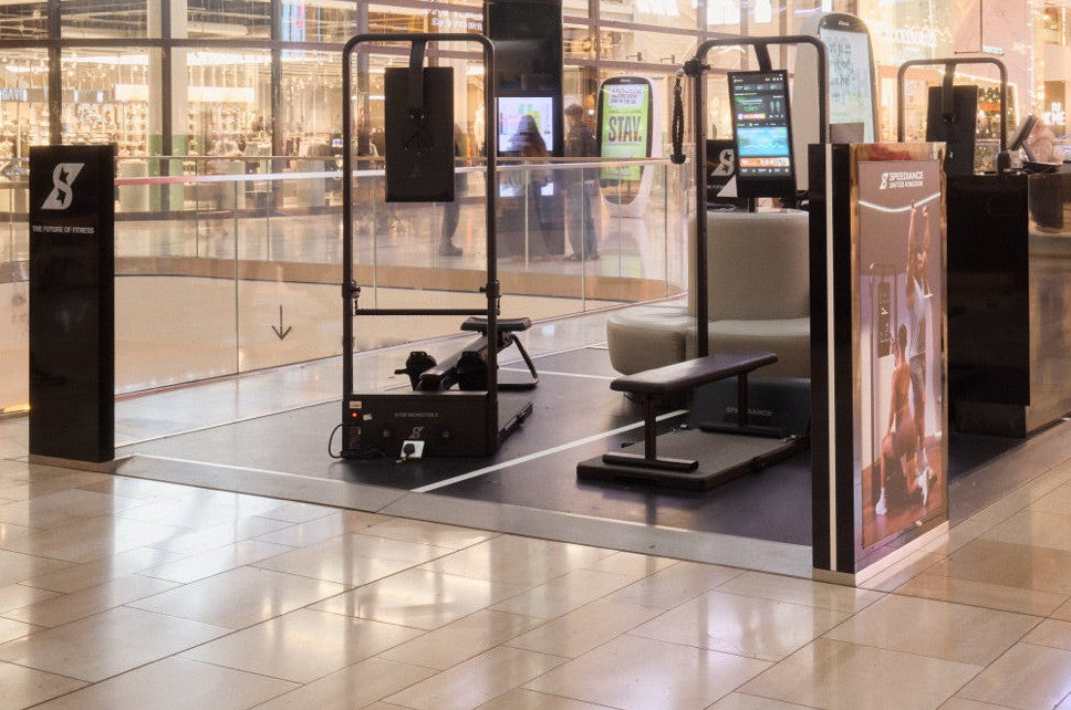 Un module showroom Speediance dans un centre commercial