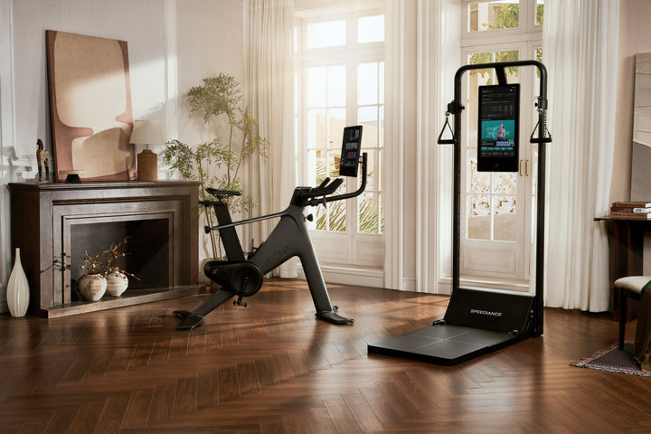 Gym&nbsp;Monster et VeloNix dans une chambre d'époque